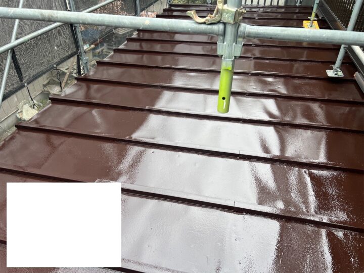【下屋根】中塗り後