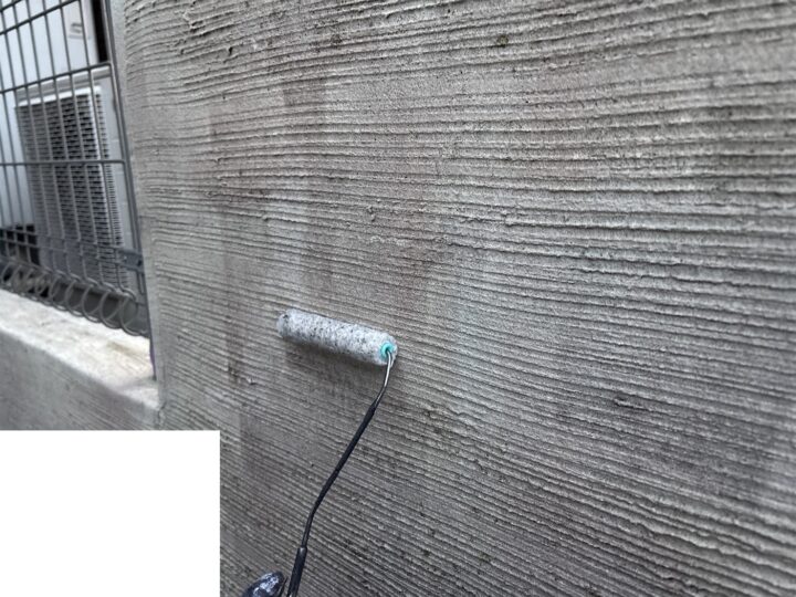 【塀塗装】下塗り施工中