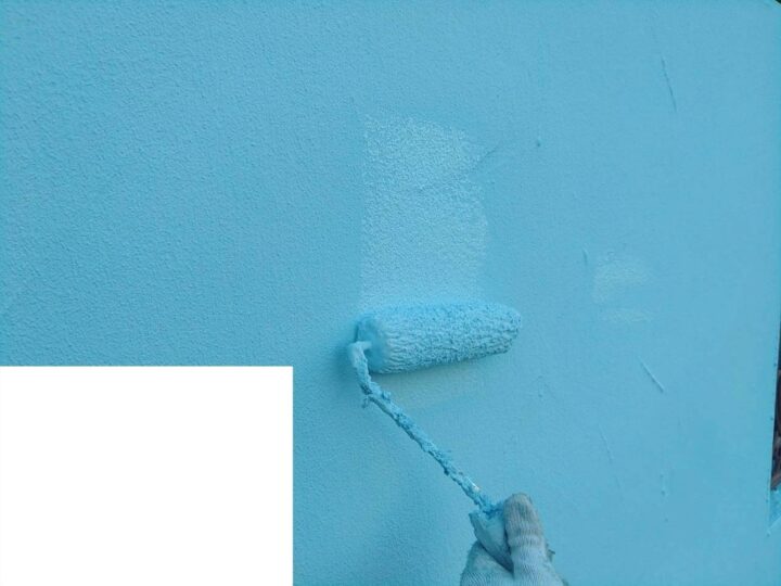 【外壁】上塗り施工中