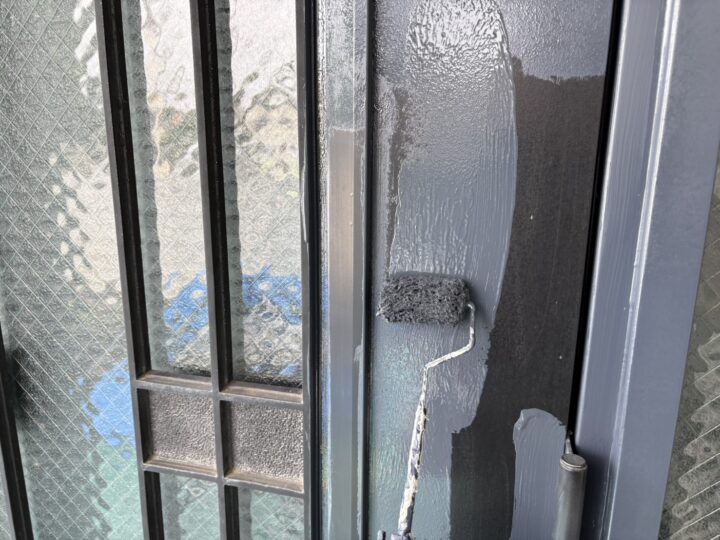 【玄関扉】塗装施工中